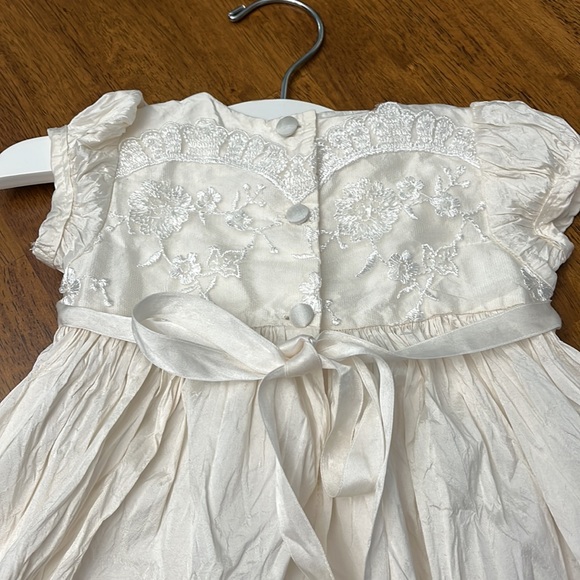ONE SMALL CHILD Isabella 9mo Ivory christening/baptism silk gown with bonnet - Picture 4 of 14
